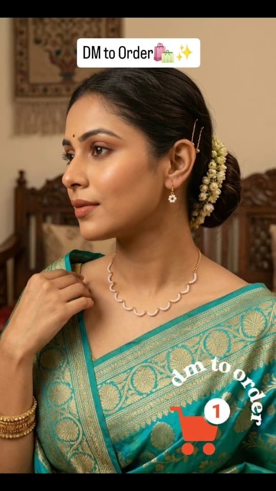 Minimal Pearl Necklace
